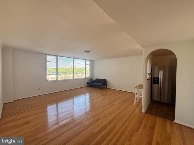 Photo - 4600 Duke St Unit 1112