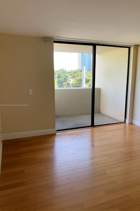 Photo - 2715 Tigertail Ave Unit 403