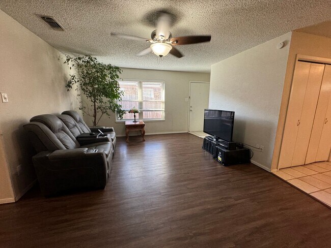 Photo - 7515 Avenue W Unit B