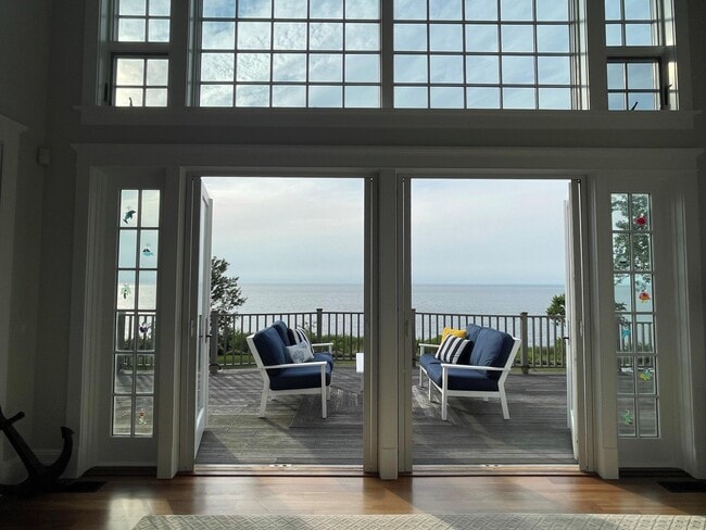 Photo - 580 Lloyds Ln