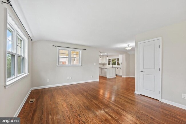 Photo - 2722 Woodley Pl