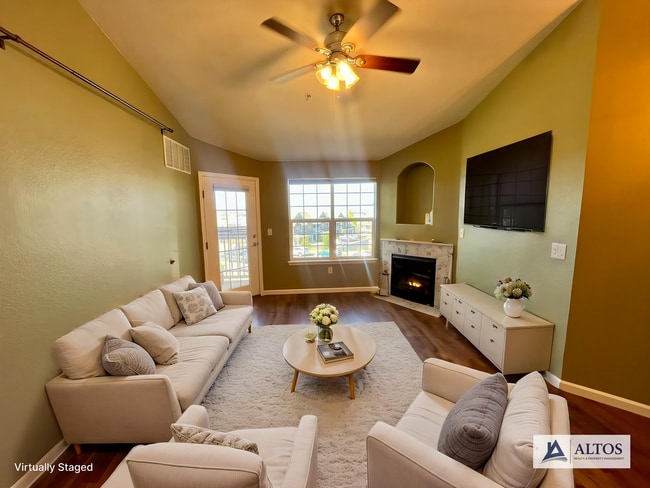 Building Photo - 1 bed 1 bath w/ Beautiful Mountain views! Unit 306
