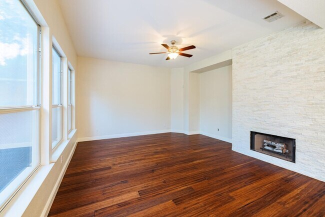 Photo - 1006 Tallow Trail