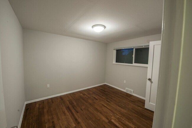 Photo - 10039 Ashworth Ave N