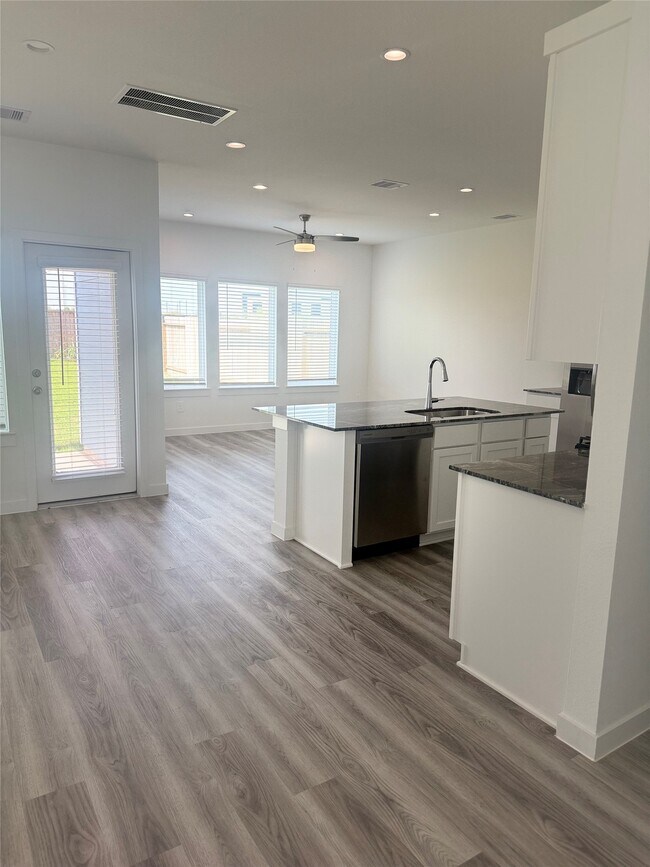 Photo - 2803 Lisburn Ter Ln