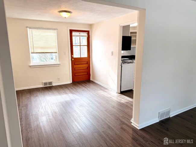 Photo - 139 Newman St