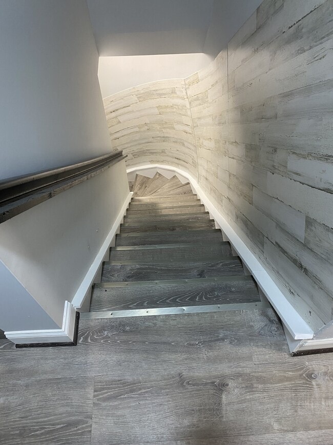 Photo - 210 N Mount St