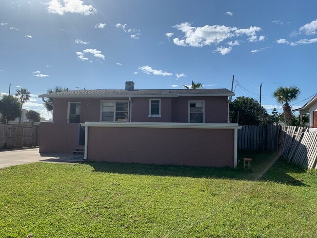 Photo - 485 Golf Blvd