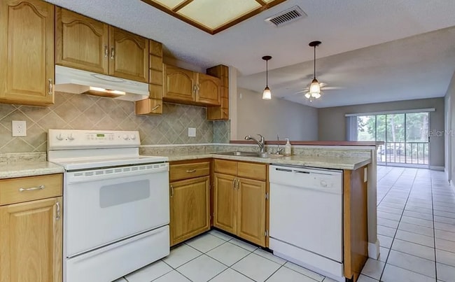 Building Photo - 208 Pine Ct Unit 208 Pine Ct Rental
