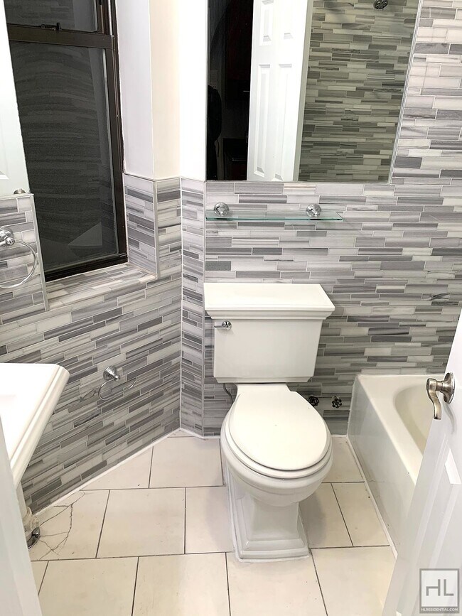 Photo - LEROY ST. Unit 4D