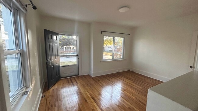 Photo - 3175 Oakshire Ave