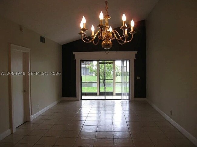 Photo - 447 Lakeview Dr