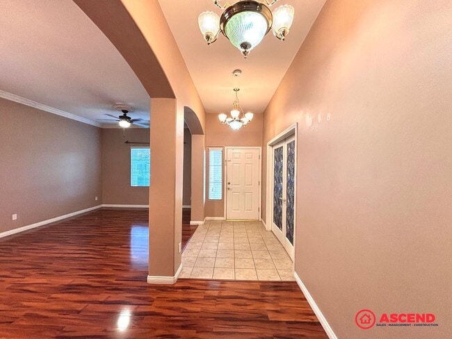 Photo - Lovely 5 Bedroom Home In River Oaks Area!