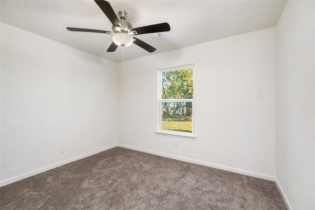 Photo - 5915 Beldart St