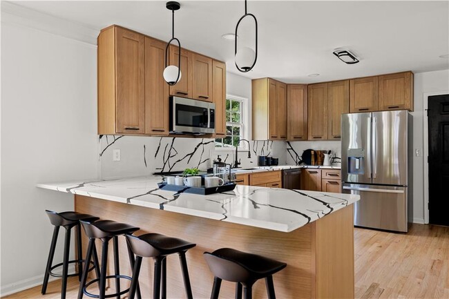 Photo - 1232 Memorial Dr SE