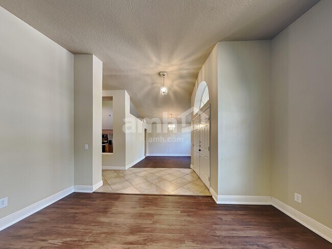 Photo - 703 Grand Canyon Dr