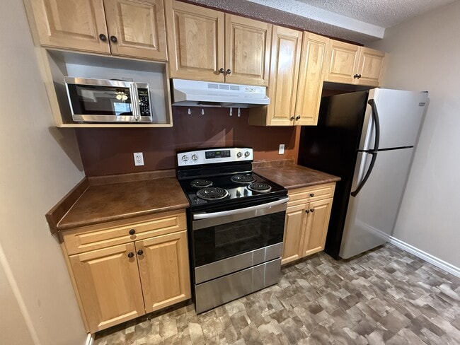 Photo - 901 16 St