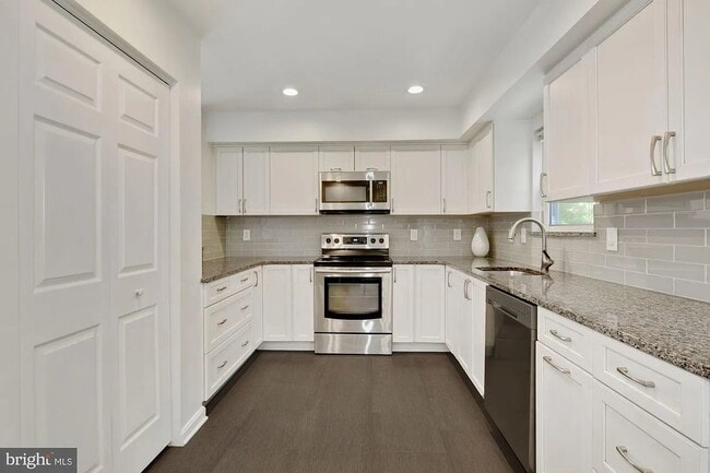 Photo - 505 McManus Way