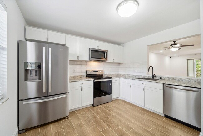 Photo - 1507 Lakeview Dr E Condo