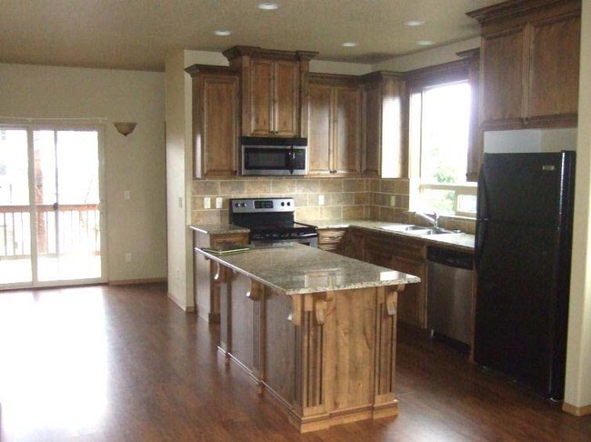 Otro - Craftline Townhomes