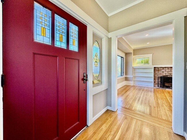Photo - 809 Bayswater Ave