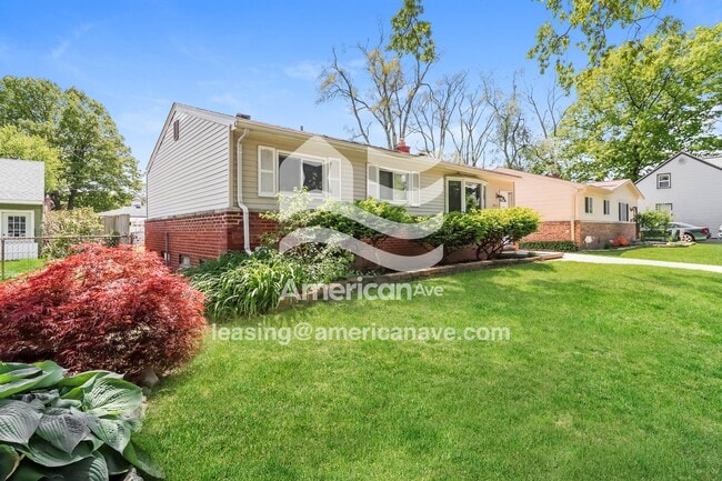 Photo - 34521 Harroun St