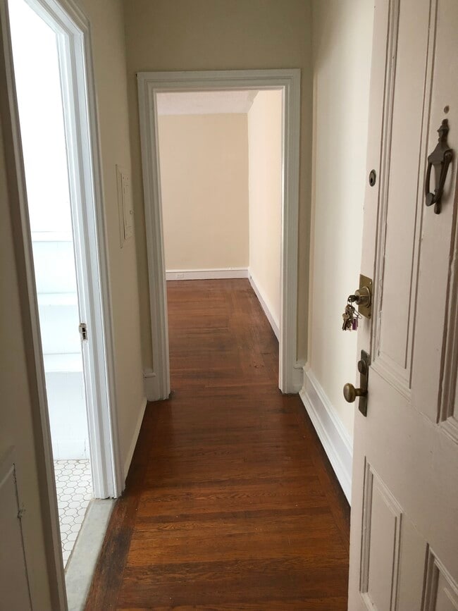 Entrance - 2124 Walnut St Unit 3R
