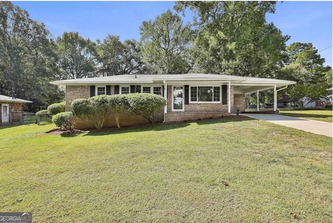 Building Photo - Well Maintained 3BR Brick Ranch with Large Yard in Newnan