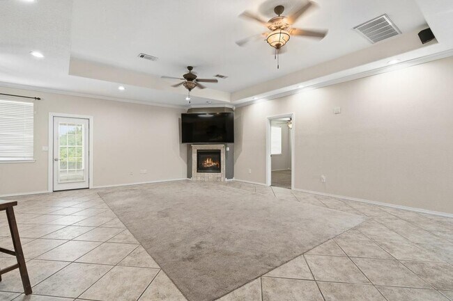 Photo - 1717 Red Oak Dr