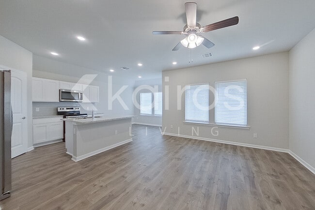 Photo - 129 SANTIAGO COURT