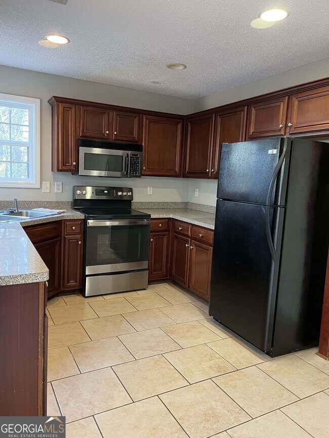38 Grier Ln