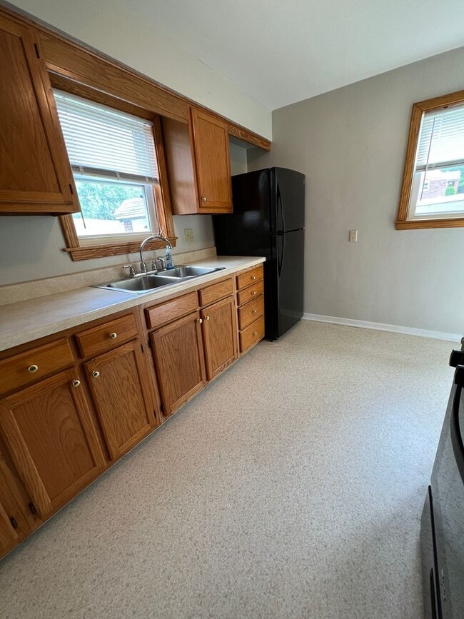 Photo - 1257 W 6th St