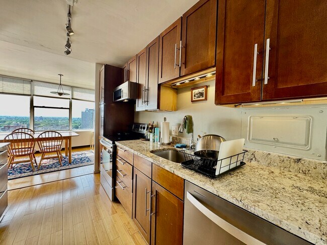 Photo - 5757 N Sheridan Rd Unit 16H