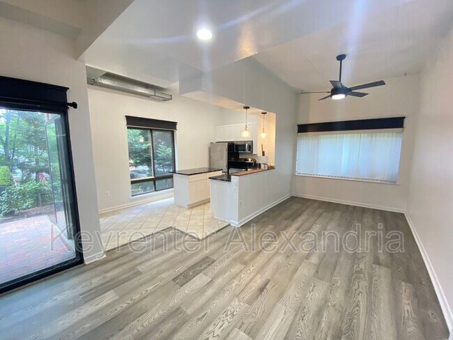 Photo - 124 Roberts Ln Unidad 101