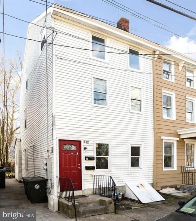 Building Photo - 212 Jones Ave Rental
