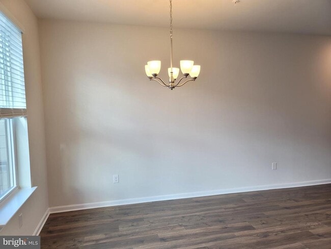 Photo - 754 Union St