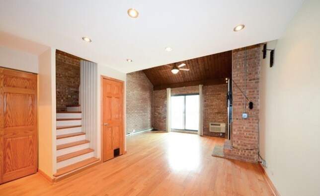 Photo - 2660 N Halsted St