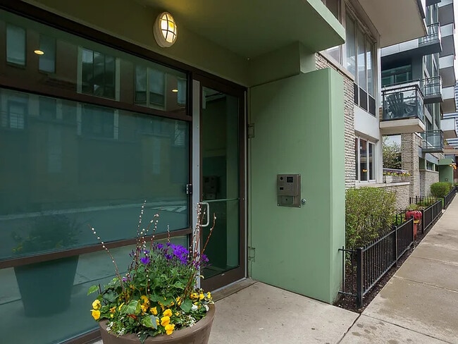 Photo - 660 W Wayman St Unit 204