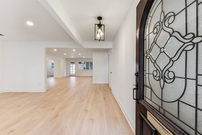 Photo - 5946 Valkeith Dr