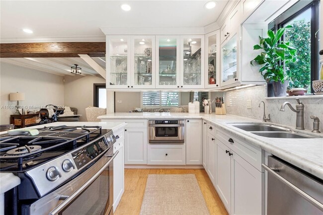 Photo - 3721 Loquat Ave