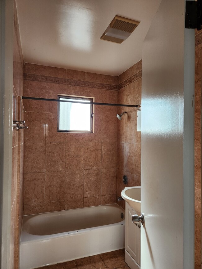 Photo - 1226 Gower N St Unit 2