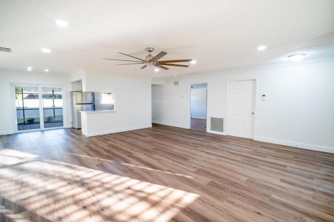 Photo - 2139 Upton Ave