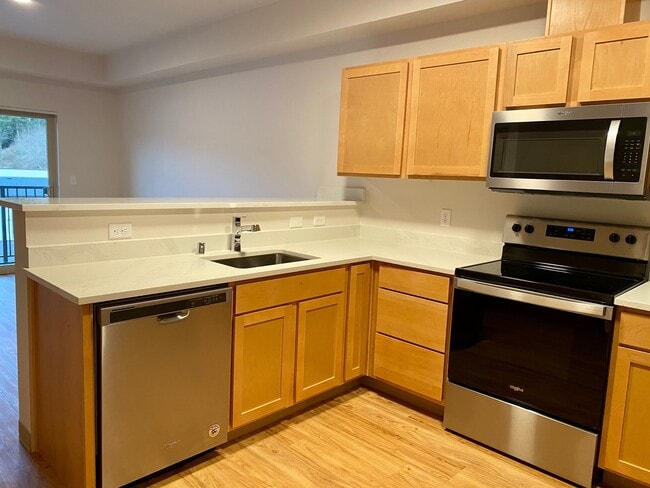 Photo - 1300 Telegraph Rd.