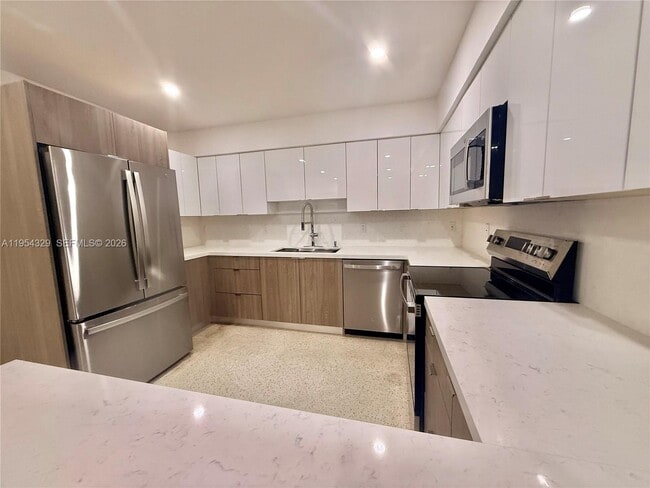 Photo - 3400 SW 17th St Unit 3402