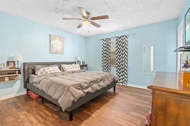 Photo - 581 NW Cornell Ave Casa