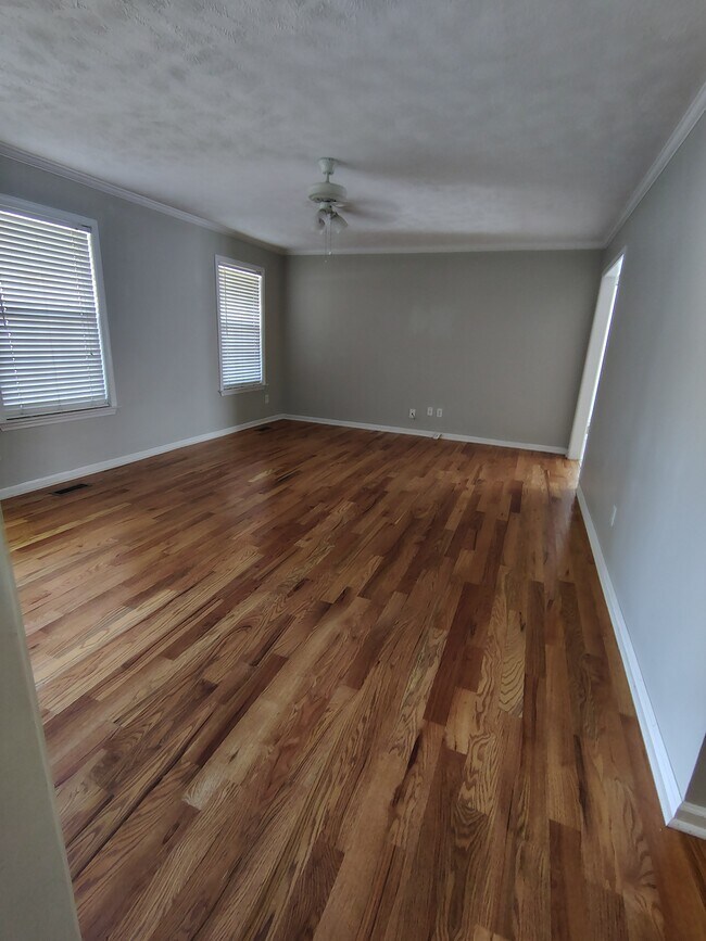 Photo - 692 Almondwood Pl