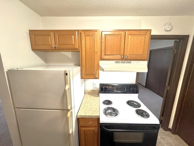 Kitchen - Cliffside Apartments