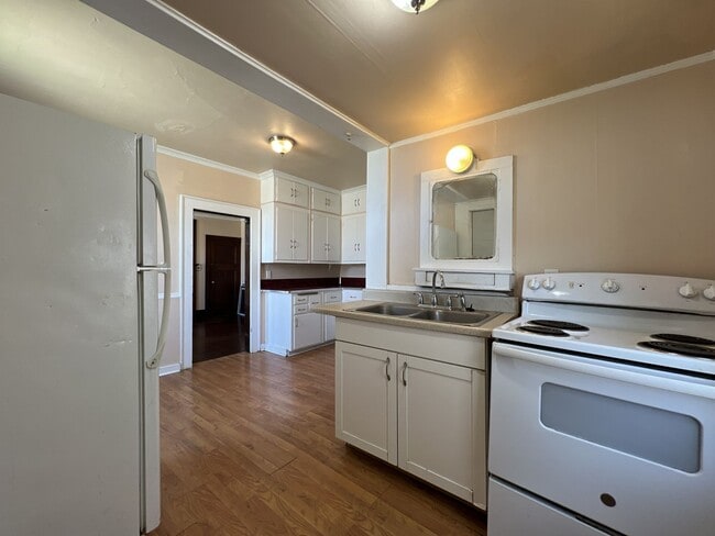 93 Kaufmann Ave Unit 93 Kaufmann Ave