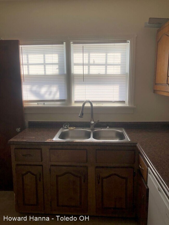 Photo - 3 br, 2 bath House - 555 Woodsdale Ave.