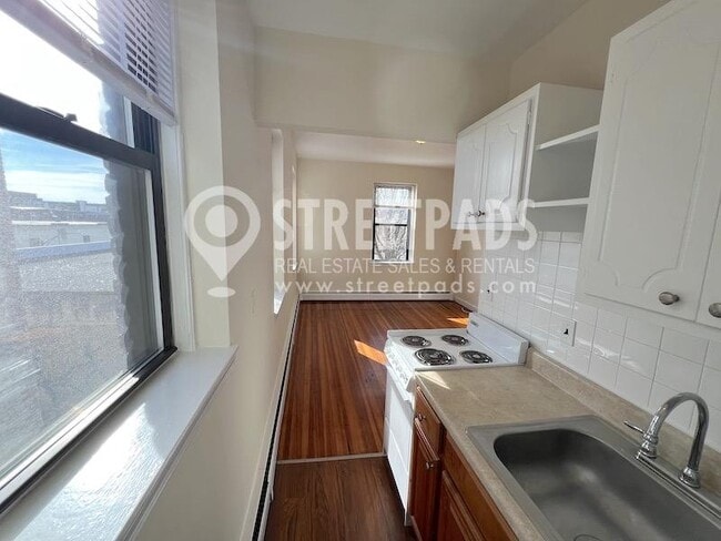 Photo - 1 bedroom in Boston MA 02134